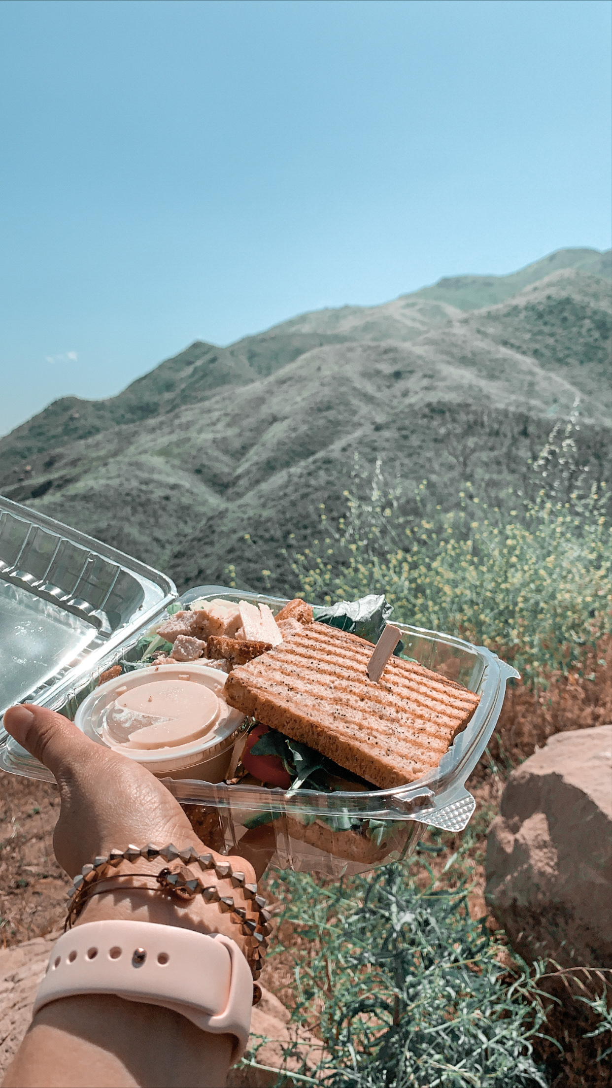 8AFAF52C-A17F-4A06-8588-3B80ABBF957E